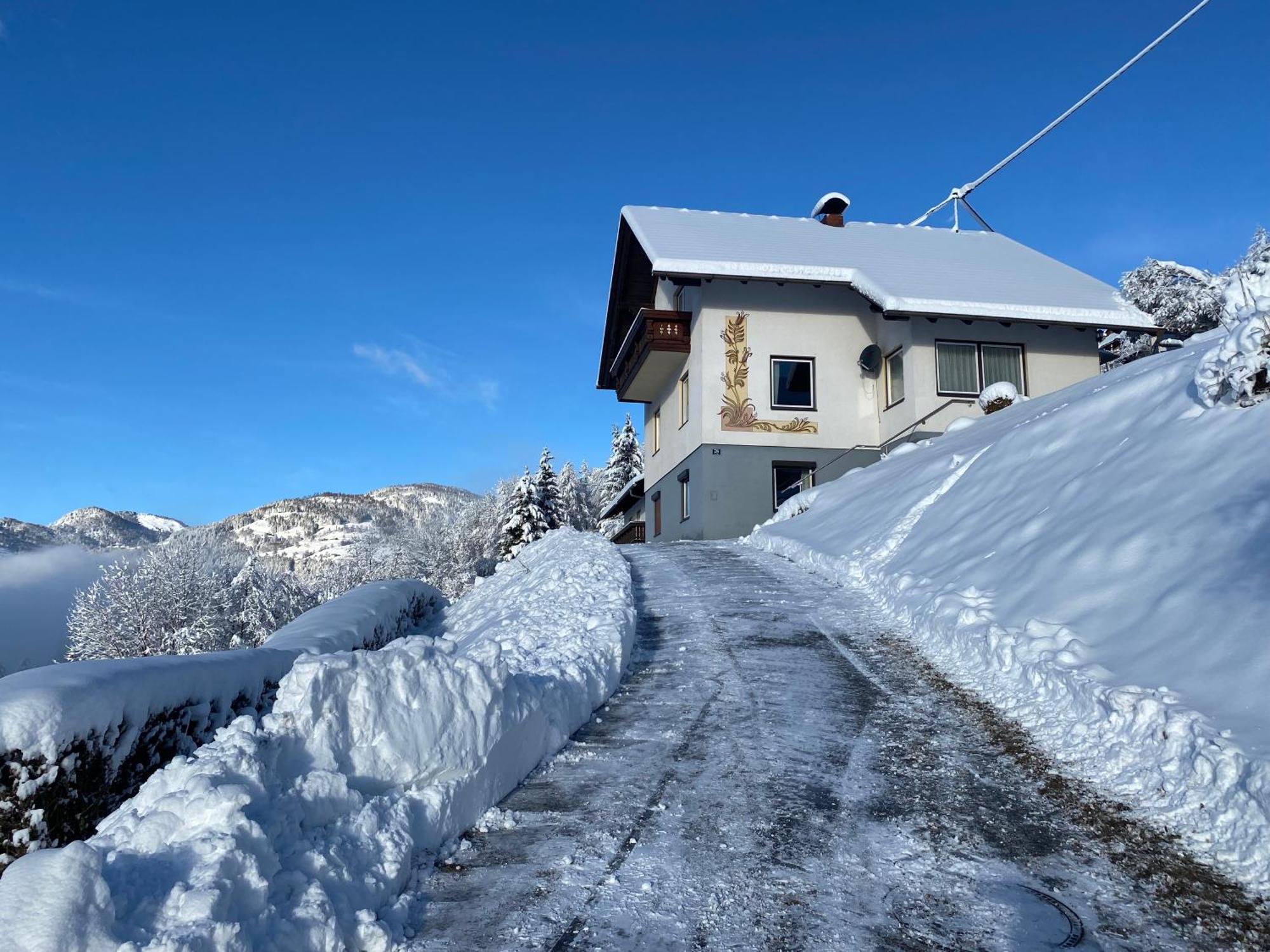 Nocky Mountains Lodge And Apartment Radenthein Exterior photo